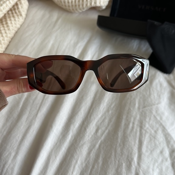 Versace Medusa Sunglasses - Picture 3 of 9